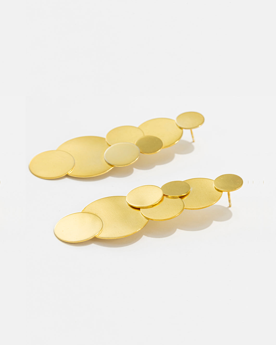 Round Plates Overlap Earrings