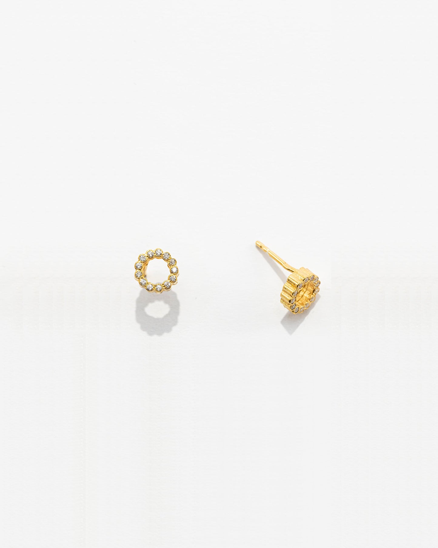 Brincos Círculo com Zircónias