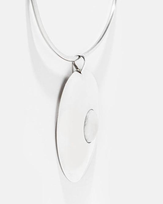 Gargantilha Medalhão com Pérola